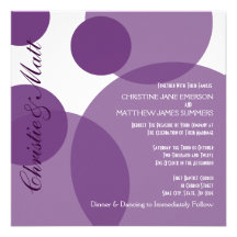 Lila Champagne sprudelt moderne Hochzeits-Einladun