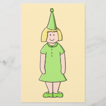 Mädchen in einer grünen Geburtstags-Ausstattung Bedruckte Flyer