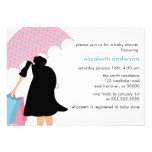 Maman sous le baby shower de parapluie faire-parts