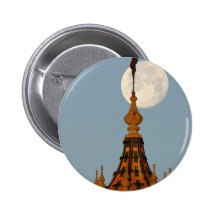 Mond, der über Turm einstellt Anstecknadelbuttons