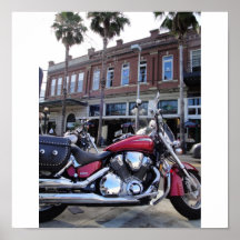 motorycle a in einer Stadt Plakatdrucke