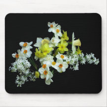 Narzissen und Fliedern Mousepad