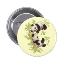 Panda jouant dans un arbre badges avec agrafe