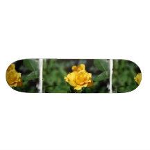 Planche à roulettes de bourgeon de rose jaune