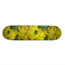 Planche à roulettes de loup jaune de fleur
