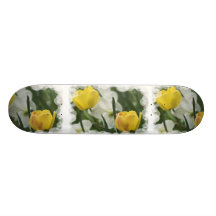 Planche à roulettes jaune de crocus