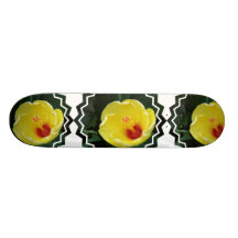 Planche à roulettes jaune de ketmie