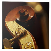 Poupée 2 de double basse carreau
