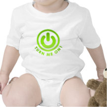 Power-Knopf - schalten Sie mich ein Tshirts