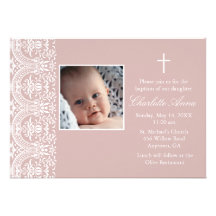 Prune rose élégante et invitation blanc de baptême