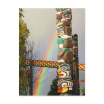 Regenbogen-Totem-Postkarte