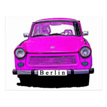 Rosa Trabant-Auto Postkarte