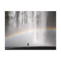 Schöner Wasserfall in Island mit einem Regenbogen Postkarten