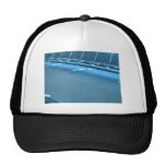 Spatzen in internationalem Flughafen Denvers Baseballcaps