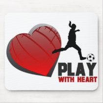 Spiel mit dem Fußball Mousepad der Herz-Frauen