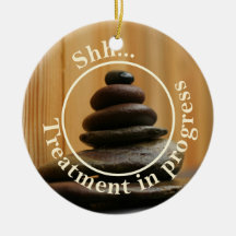 Steinhaufen-Meditations-Steine stören nicht Weinachtsornamente