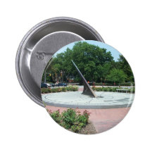 Sundial an Morehead Planetarium, Chapel Hill, NC Anstecknadelbuttons