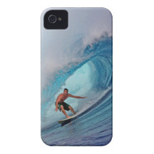 Surfer surfant une vague énorme coque Case-Mate iPhone 4