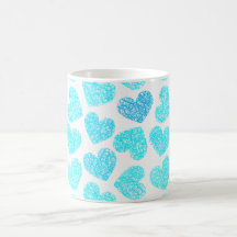 Tasse bleue de coeurs
