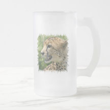 Tasse de bière givrée par attaque de guépard