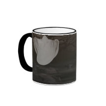 Tasse de scène grave de Halloween pleine