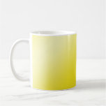 Tasse jaune d'abrégé sur rayure