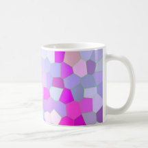 tasse pourpre de mur en pierre