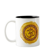 Tibetanische Beschwörungsformel mit Aum Symbol