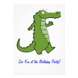 Une plus défunte fête d'anniversaire d'alligator invitation personnalisée