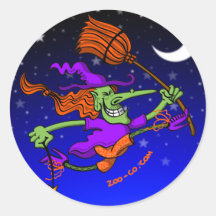 Verrückte Hexe, die für Freude springt Runder Sticker