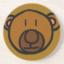 Visage tiré d'ours de nounours dessous de verre