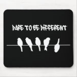 Vögel auf einem Draht - trauen Sie sich, unterschi Mousepads