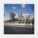 Vue de la cathédrale de la Seine, 1163-1345 Magnets