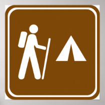 Wandernde Spur mit Campings-Landstraßen-Zeichen