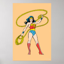 Wunder-Frau, die mit Lasso steht