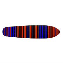 Zeitgenössische dunkelrote blaue und schwarze Stre Skateboardbrett