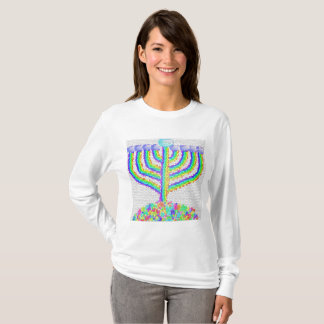 חנוכה Hanukkah rainbow menorah  T-Shirt