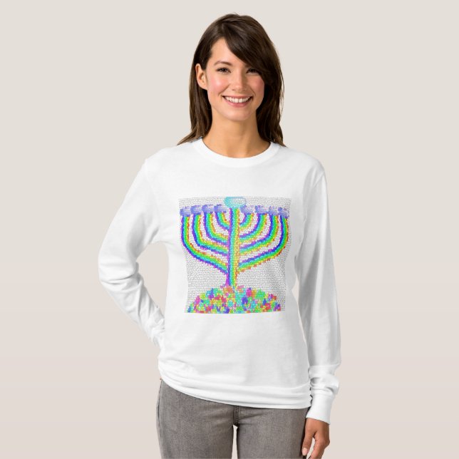 חנוכה Hanukkah rainbow menorah  T-Shirt (Vorne ganz)