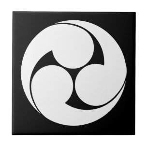 左三つ巴(地抜き) FLIESE