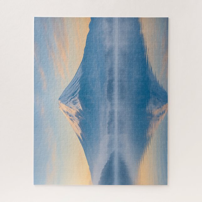 朝霧に浮かぶ富士山と湖 / Mt.Fuji and Lake in the Morning Mist (Vertikal)