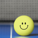 Recherche de visage balles ping pong Heureux