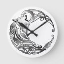 Recherche de loup et lune horloges Hurler
