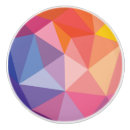 Recherche de triangles boutons et poignées de porte Coloré