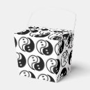 Suche nach niedliches monster papier geschenk box Halloween