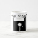 Recherche de vieille école tasses Cru