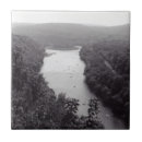 Suche nach fluss fliesen Berge