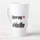 Recherche de policiers tasses Officier