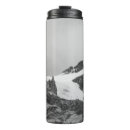 Recherche de montagne neige tasses Illustration
