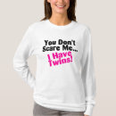 Recherche de mère jumelle tshirts Attendre des jumeaux