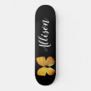 Recherche de papillons skateboards Girl